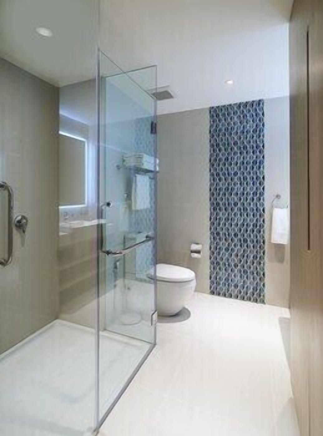 Ducha, artículos de tocador gratuitos, secador de pelo, toallas