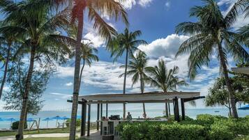 2 restaurants, spécialités Cuisine internationale