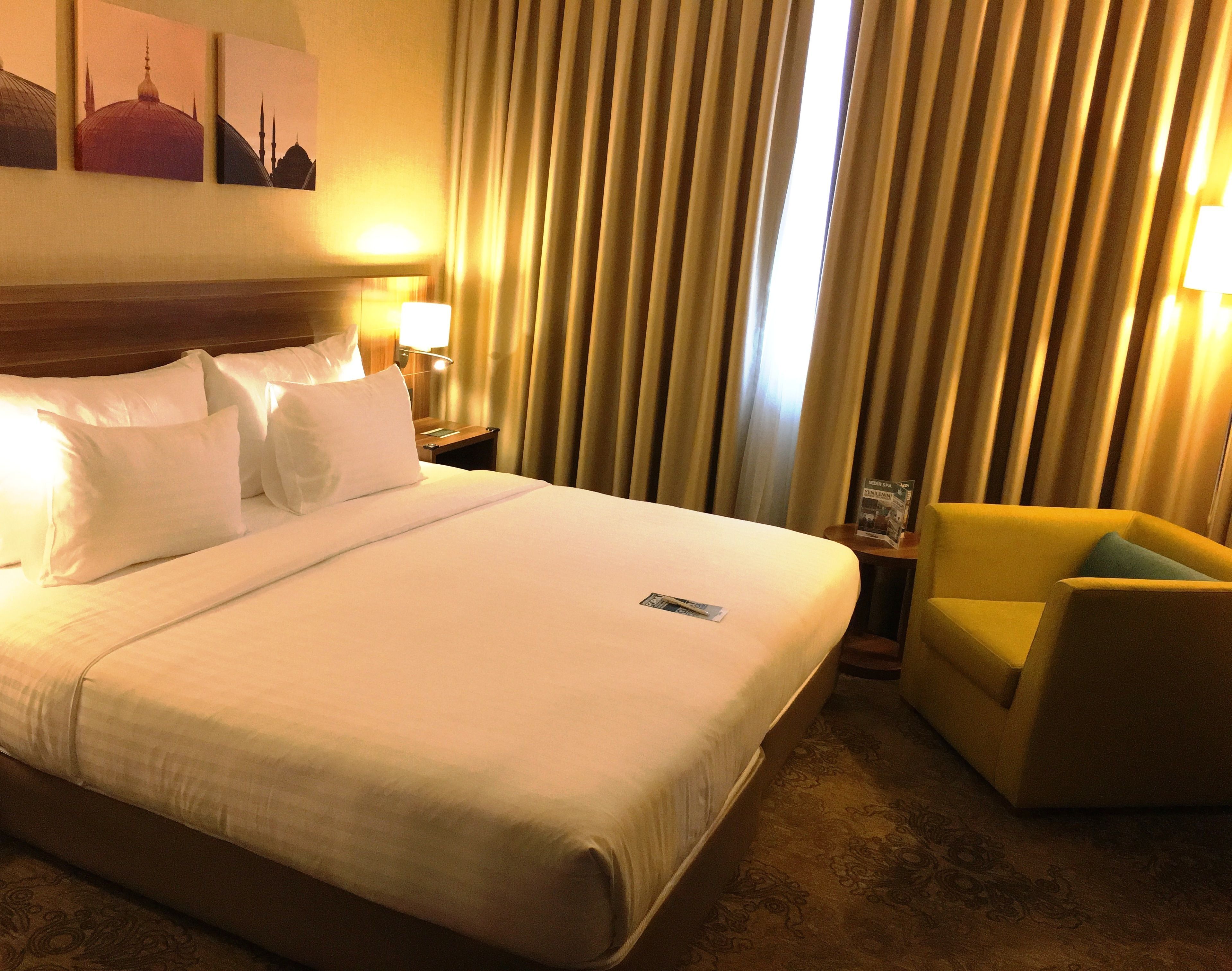 suite | premium bedding, minibar, in-room safe, desk