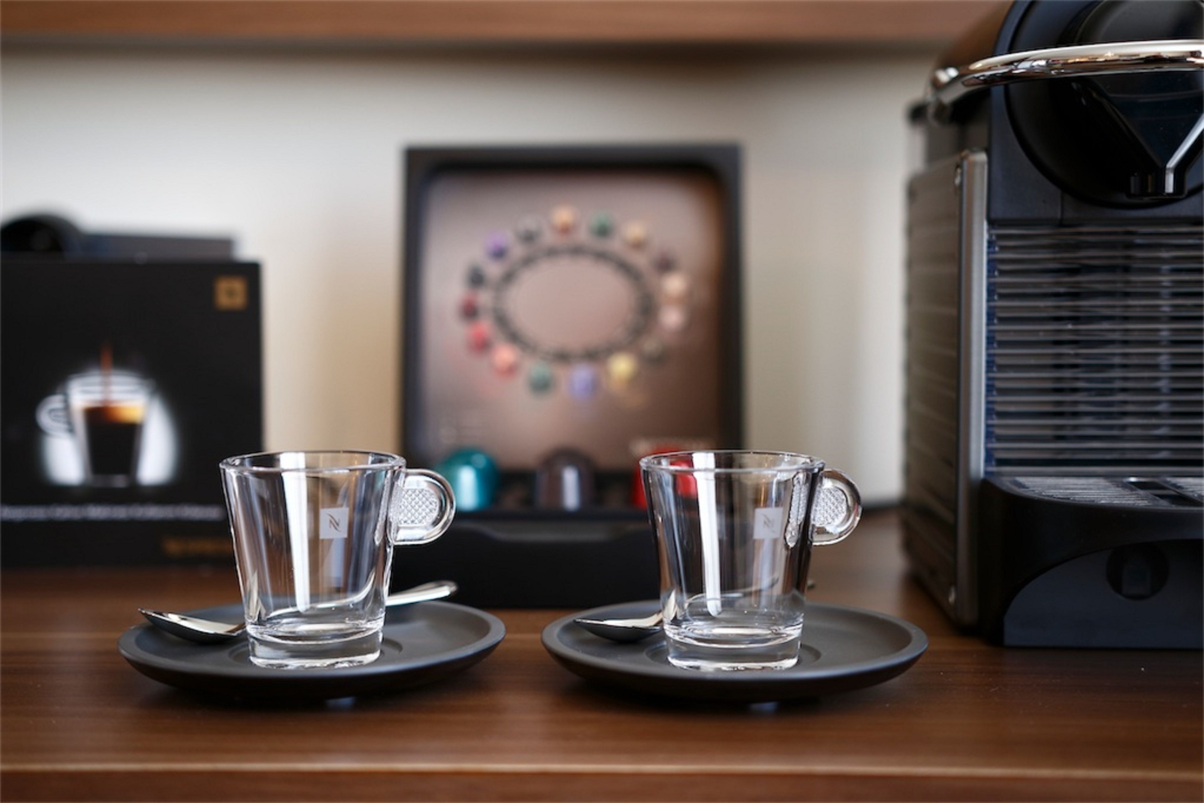 suite | coffee and/or coffee maker