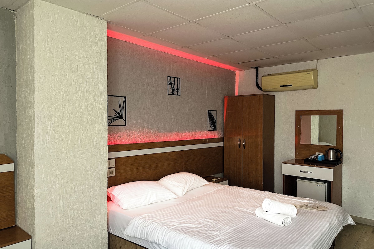 In-room safe, desk, soundproofing, free WiFi