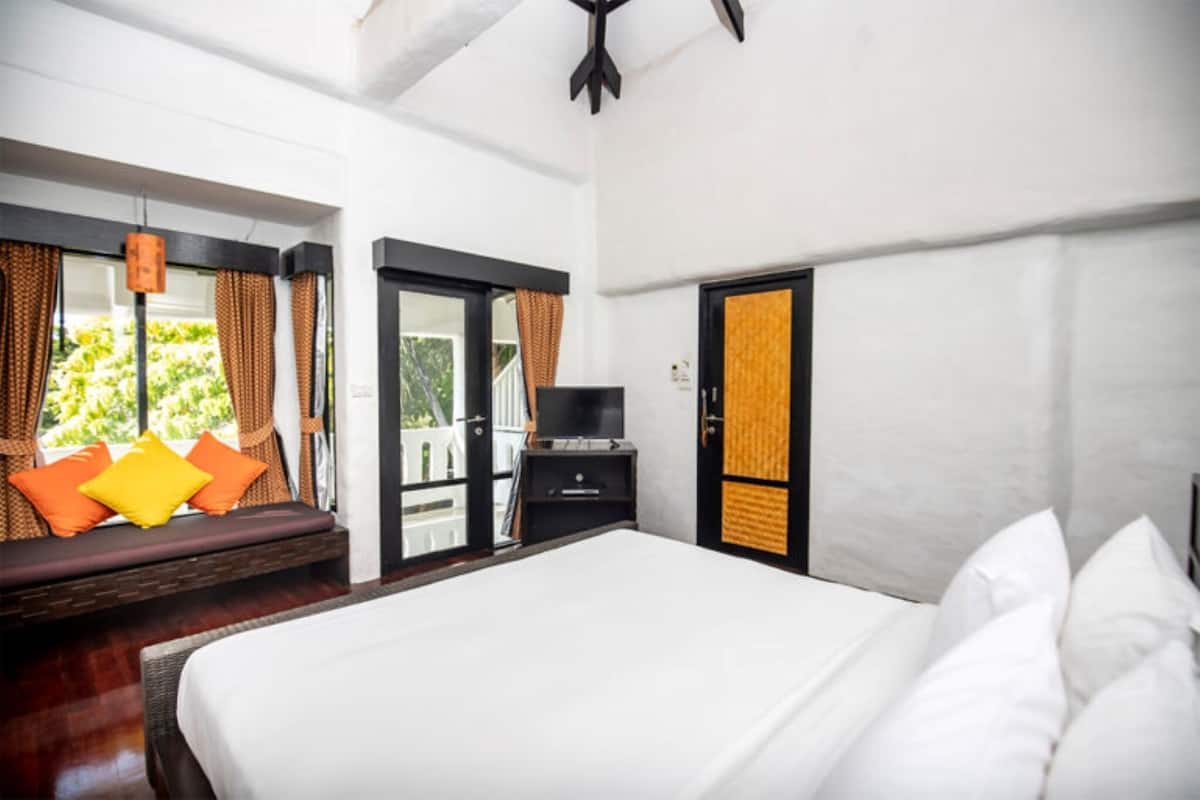 In-room safe, desk, laptop workspace, blackout curtains