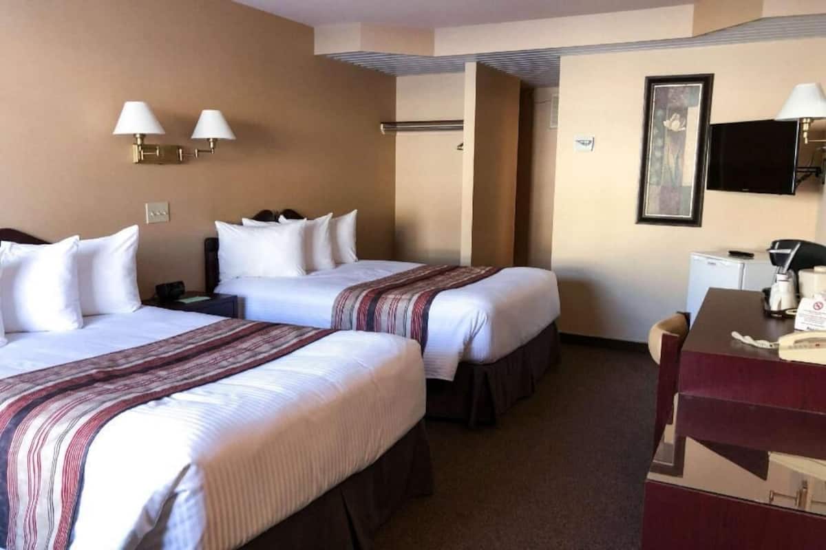 Desk, cribs/infant beds, free WiFi, bed sheets