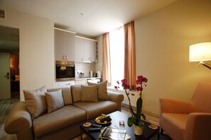 32-tommers LCD-tv med satellitkanaler, tv