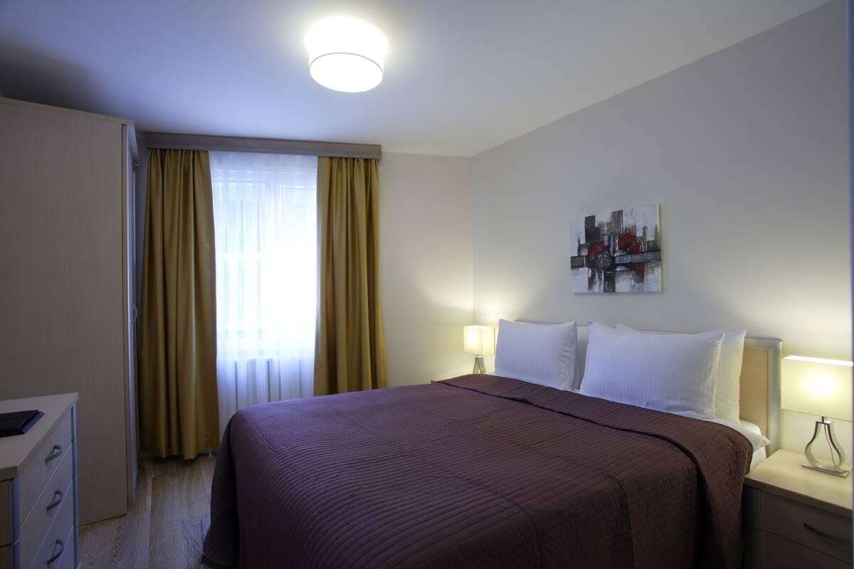 1 bedroom, premium bedding, minibar, in-room safe