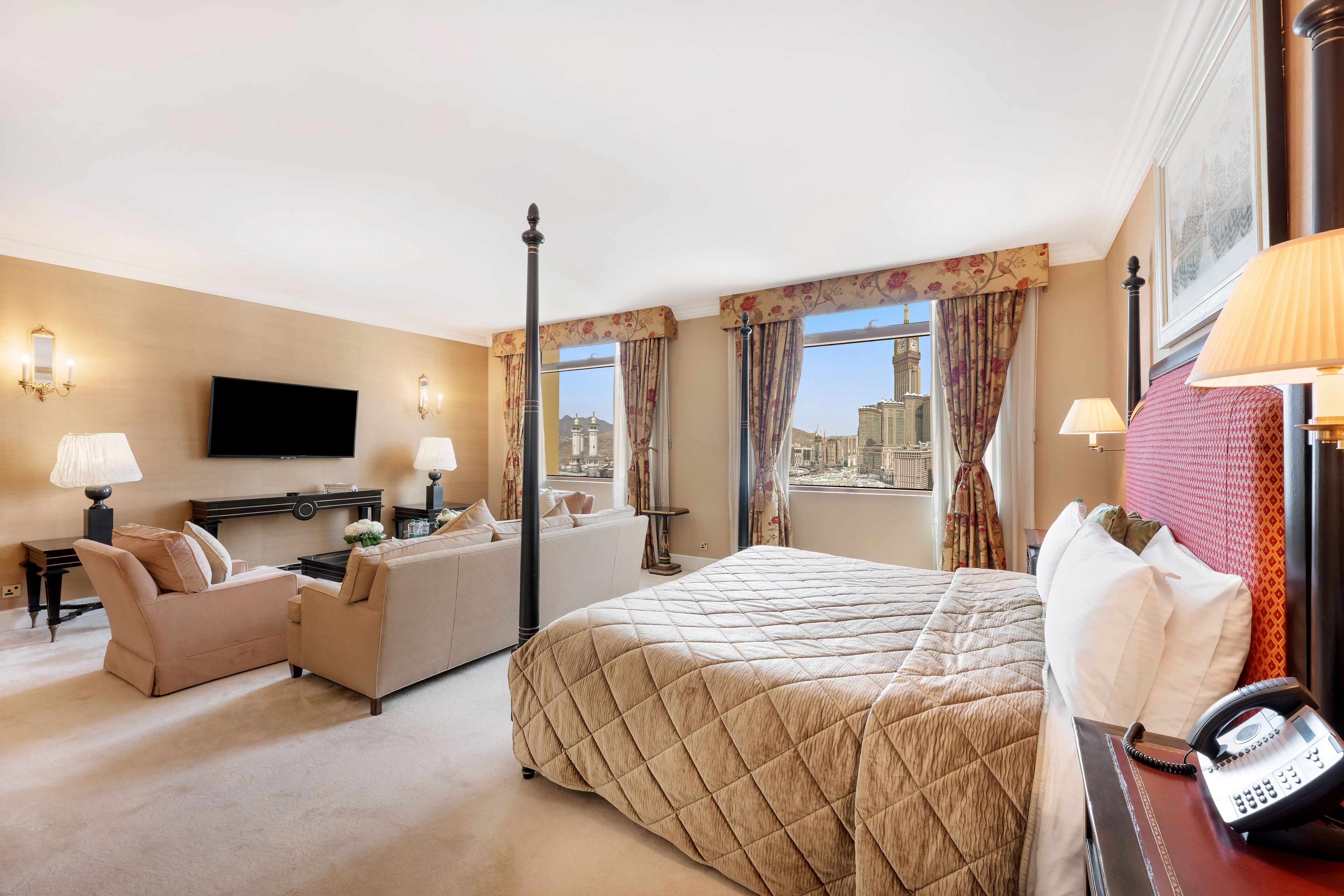 Hypo-allergenic bedding, in-room safe, desk, blackout drapes