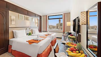 Deluxe Twin Room (Haram View) | Hypo-allergenic bedding, in-room safe, desk, blackout drapes