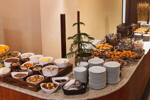 Breakfast, lunch and dinner served