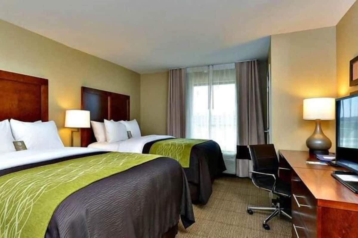 Premium bedding, pillow-top beds, in-room safe, desk