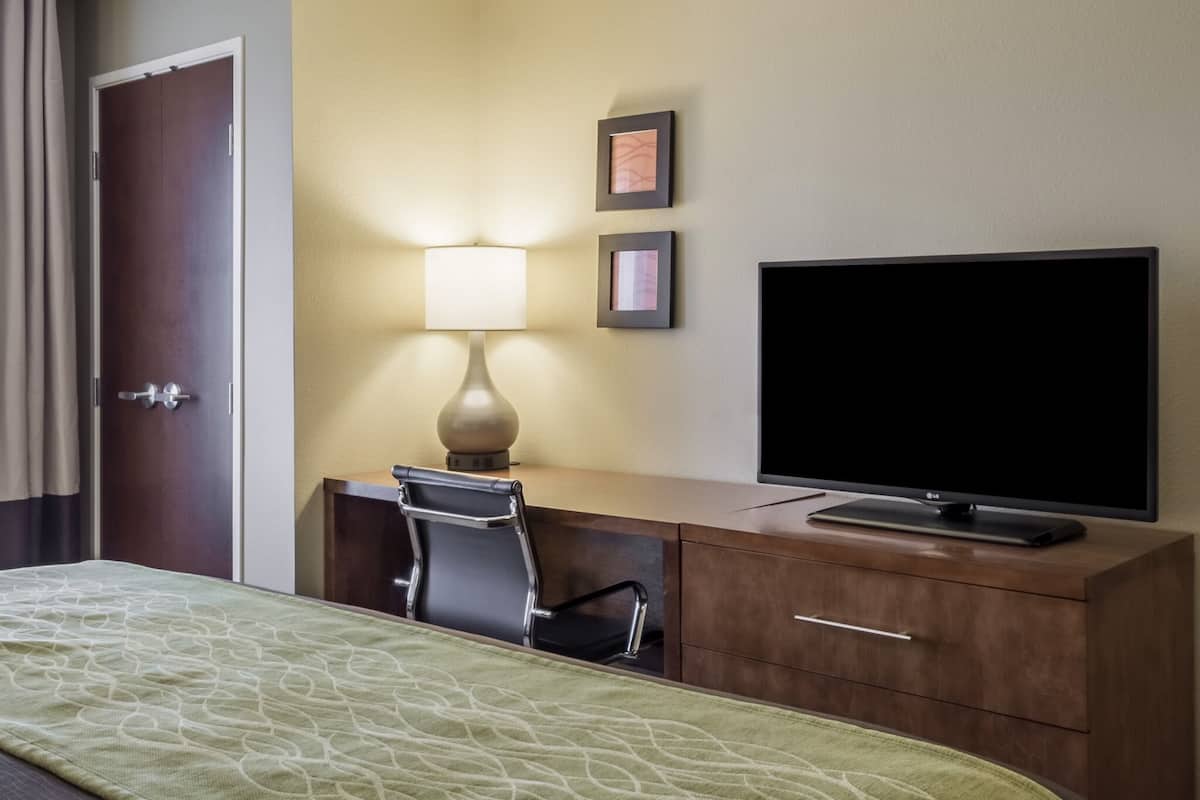 Premium bedding, pillowtop beds, in-room safe, desk