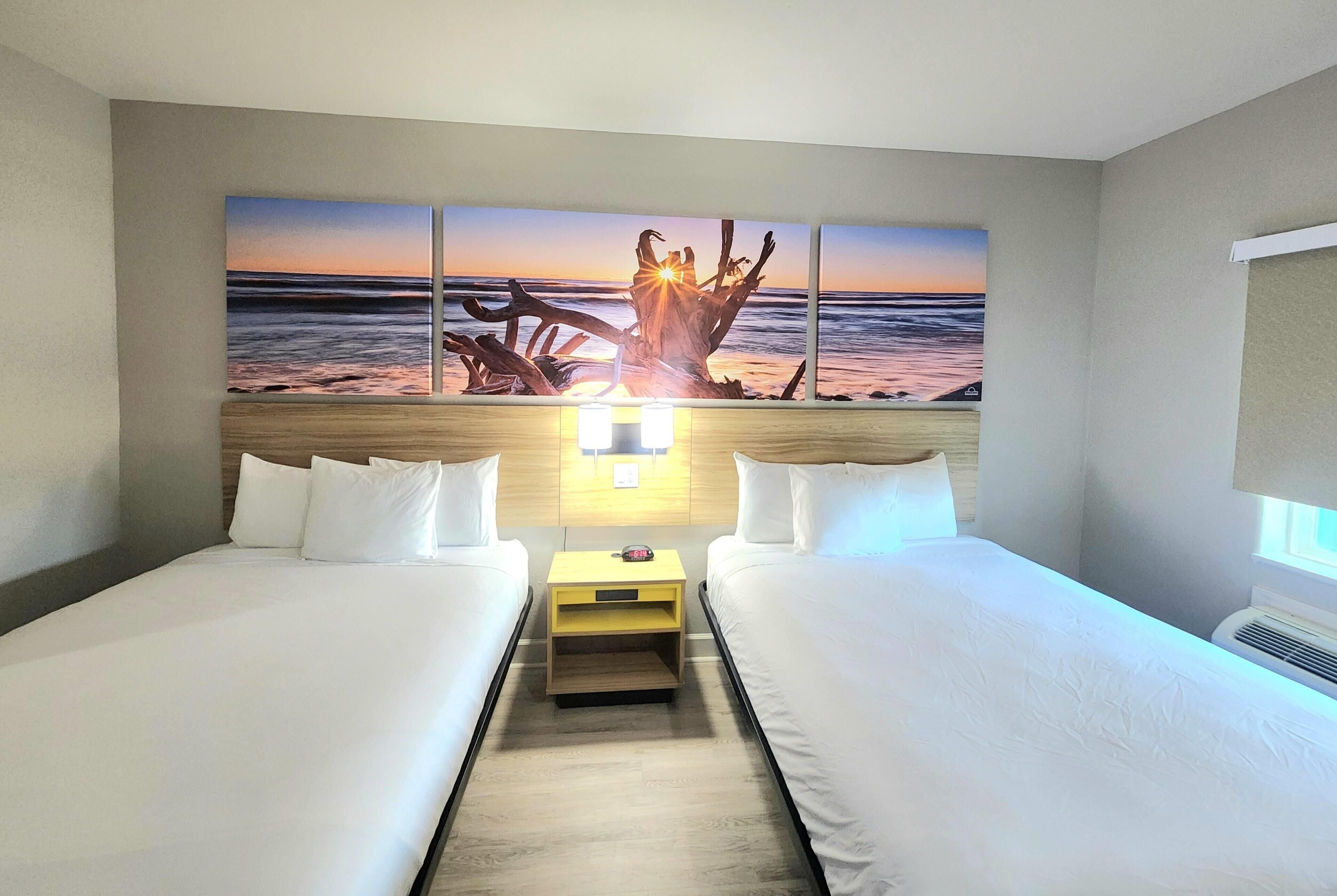 Photo - Days Inn & Suites by Wyndham Galveston West/Seawall