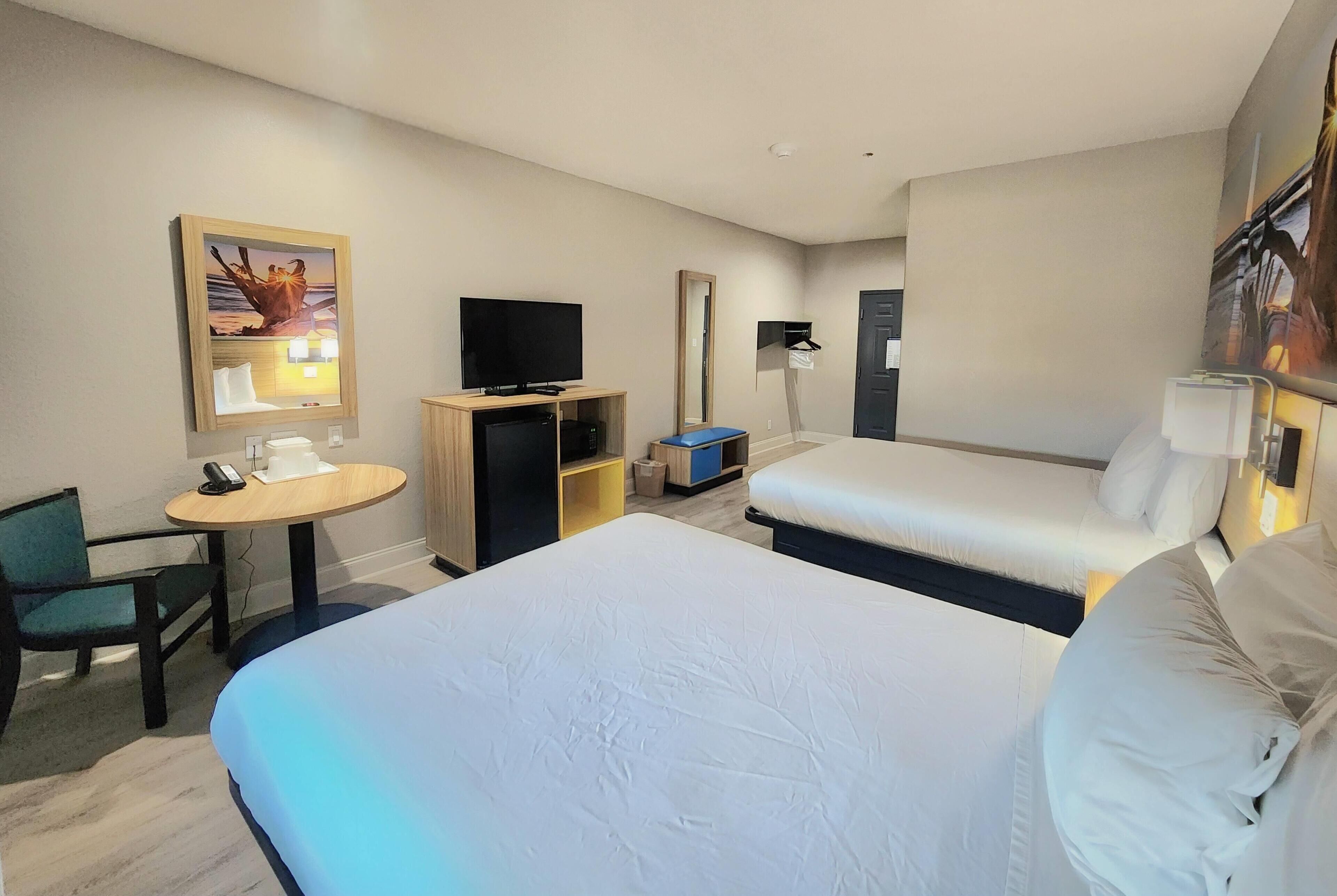 Photo - Days Inn & Suites by Wyndham Galveston West/Seawall