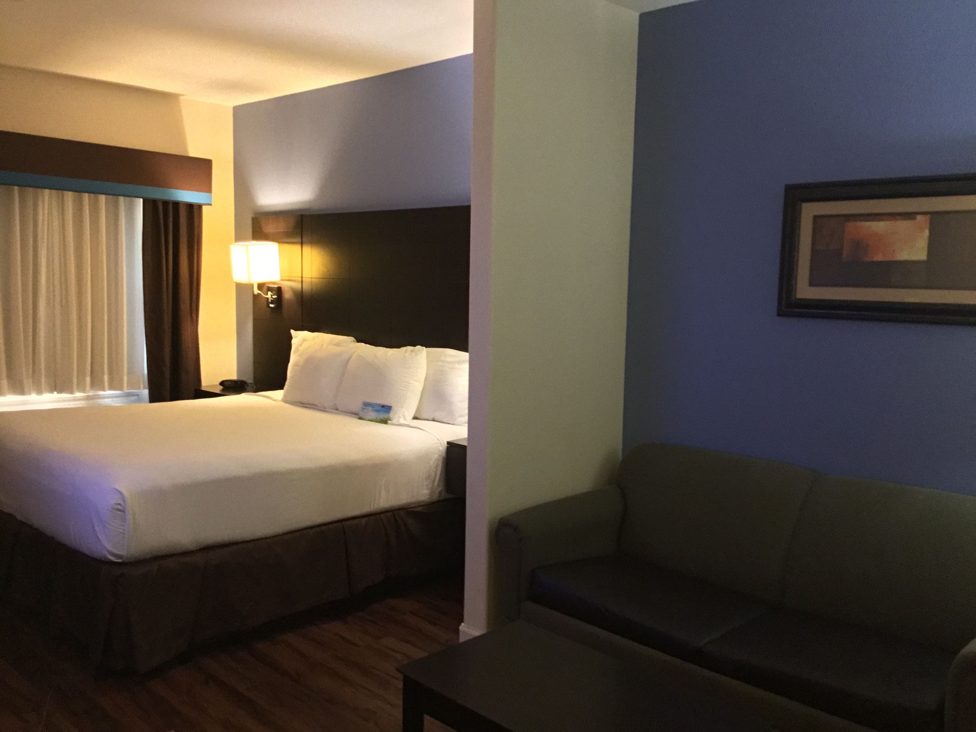 Photo - Days Inn & Suites by Wyndham Galveston West/Seawall
