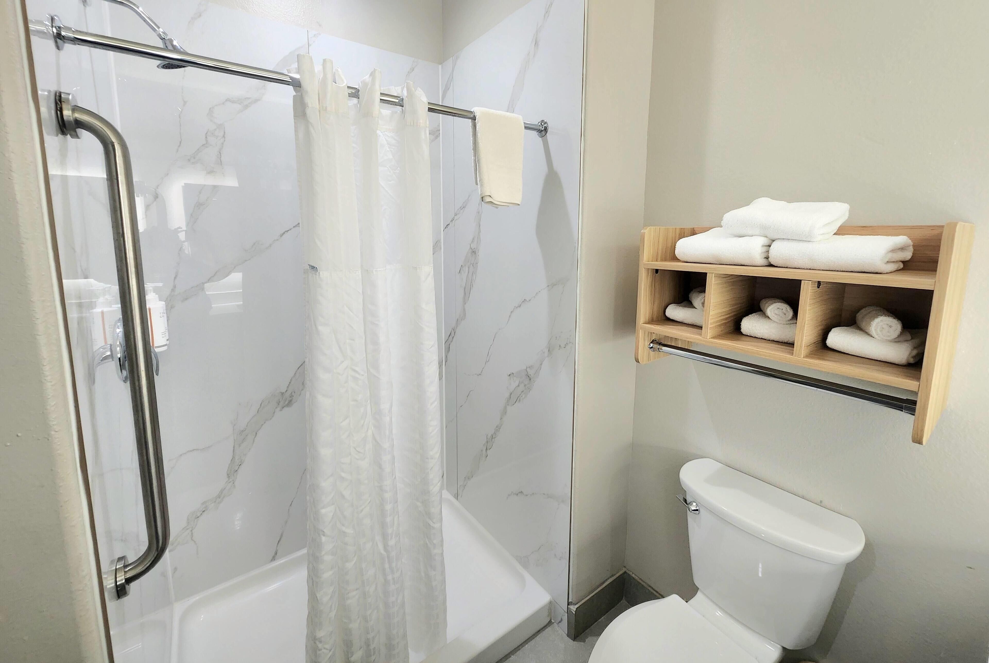 Photo - Days Inn & Suites by Wyndham Galveston West/Seawall