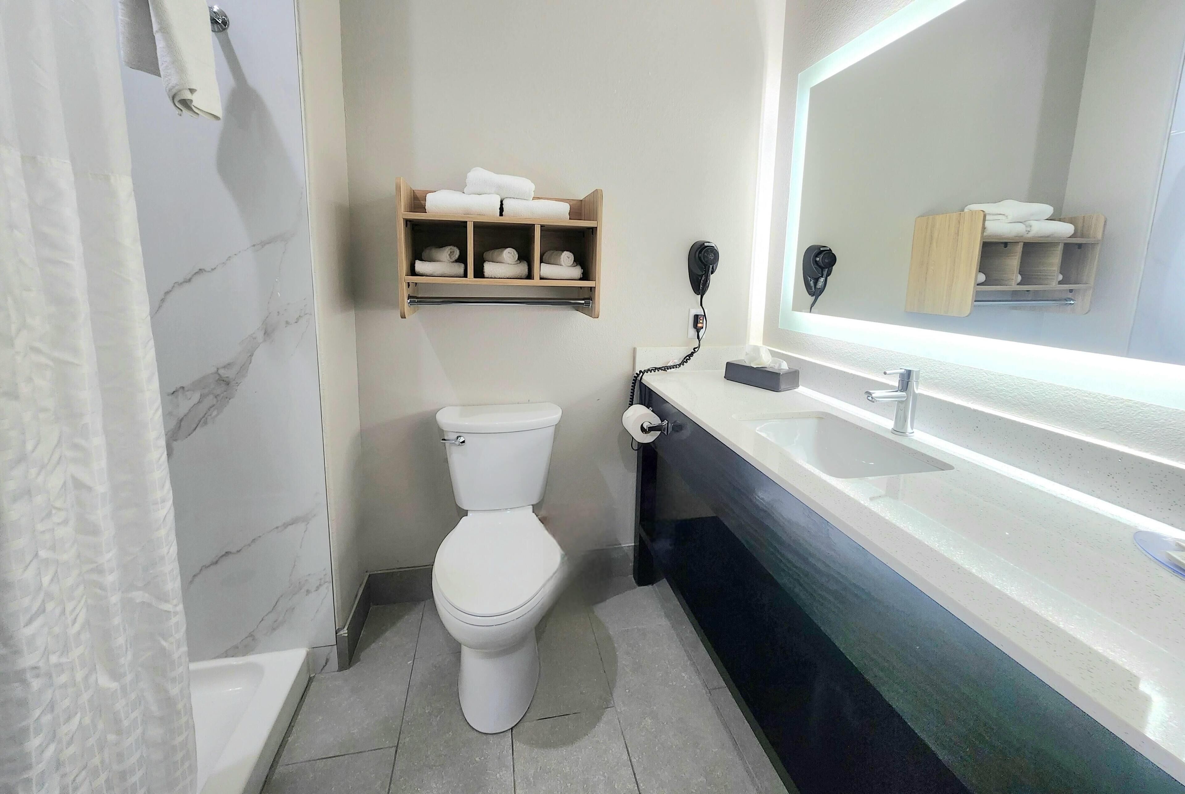 Photo - Days Inn & Suites by Wyndham Galveston West/Seawall