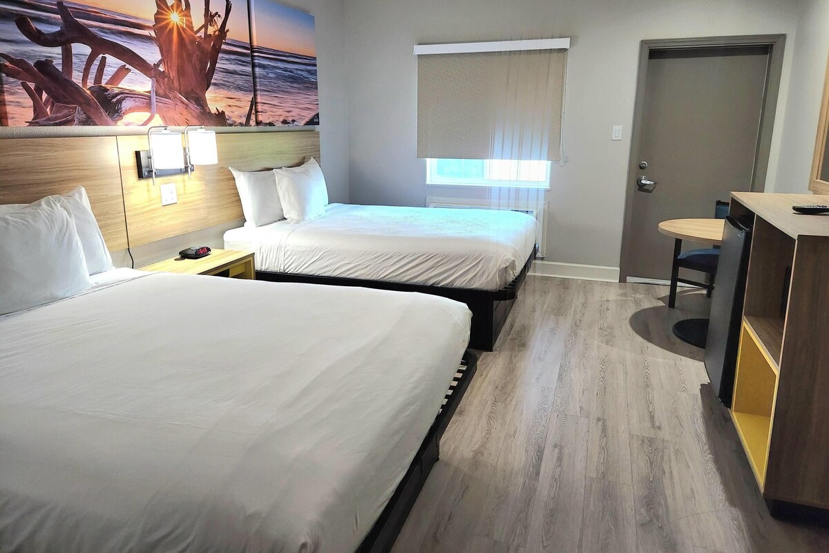 Studio Suite Deluxe, 2 giường cỡ queen, không hút thuốc | Bàn ủi/dụng cụ ủi quần áo, nôi (giường cho trẻ sơ sinh) miễn phí 