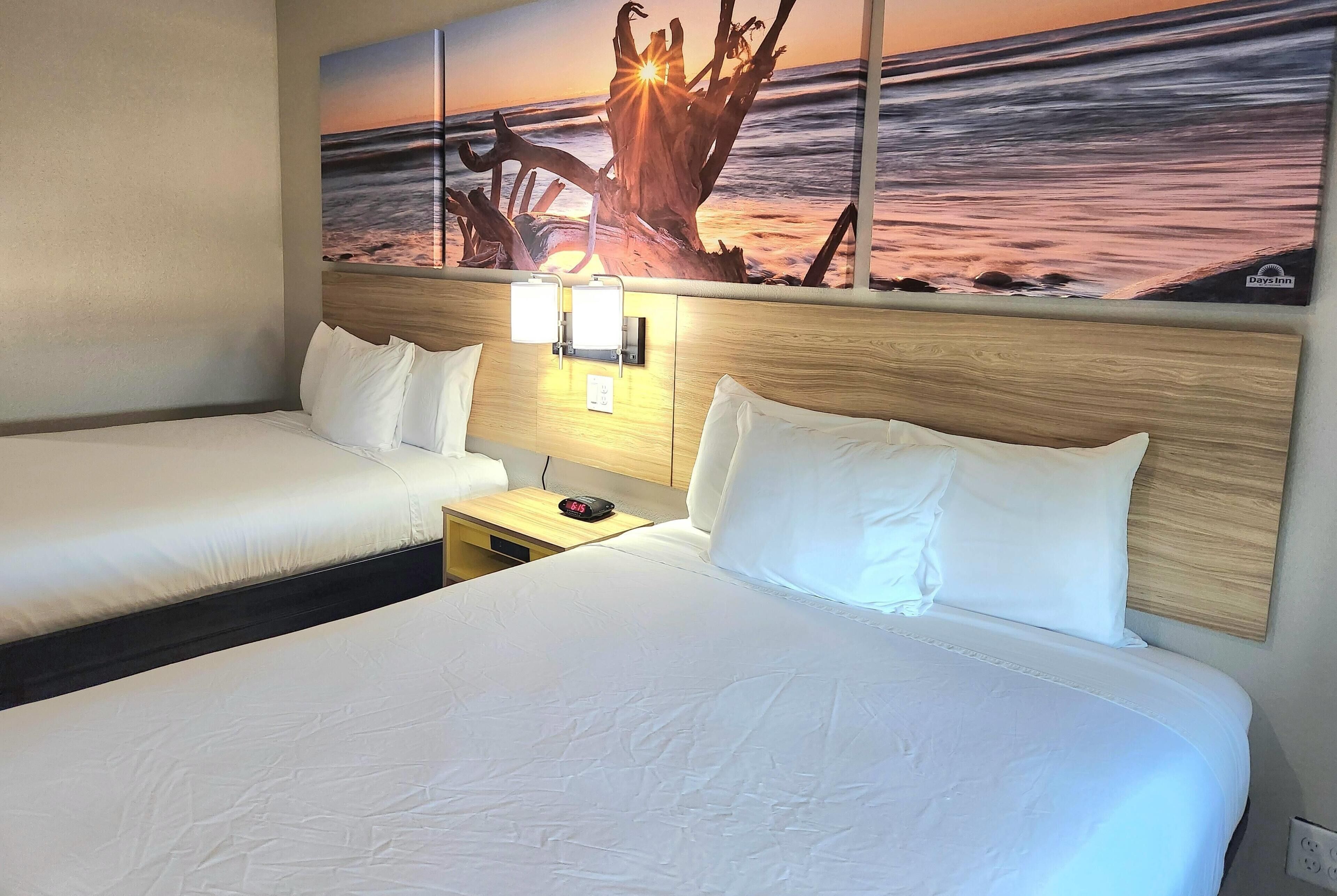 Photo - Days Inn & Suites by Wyndham Galveston West/Seawall