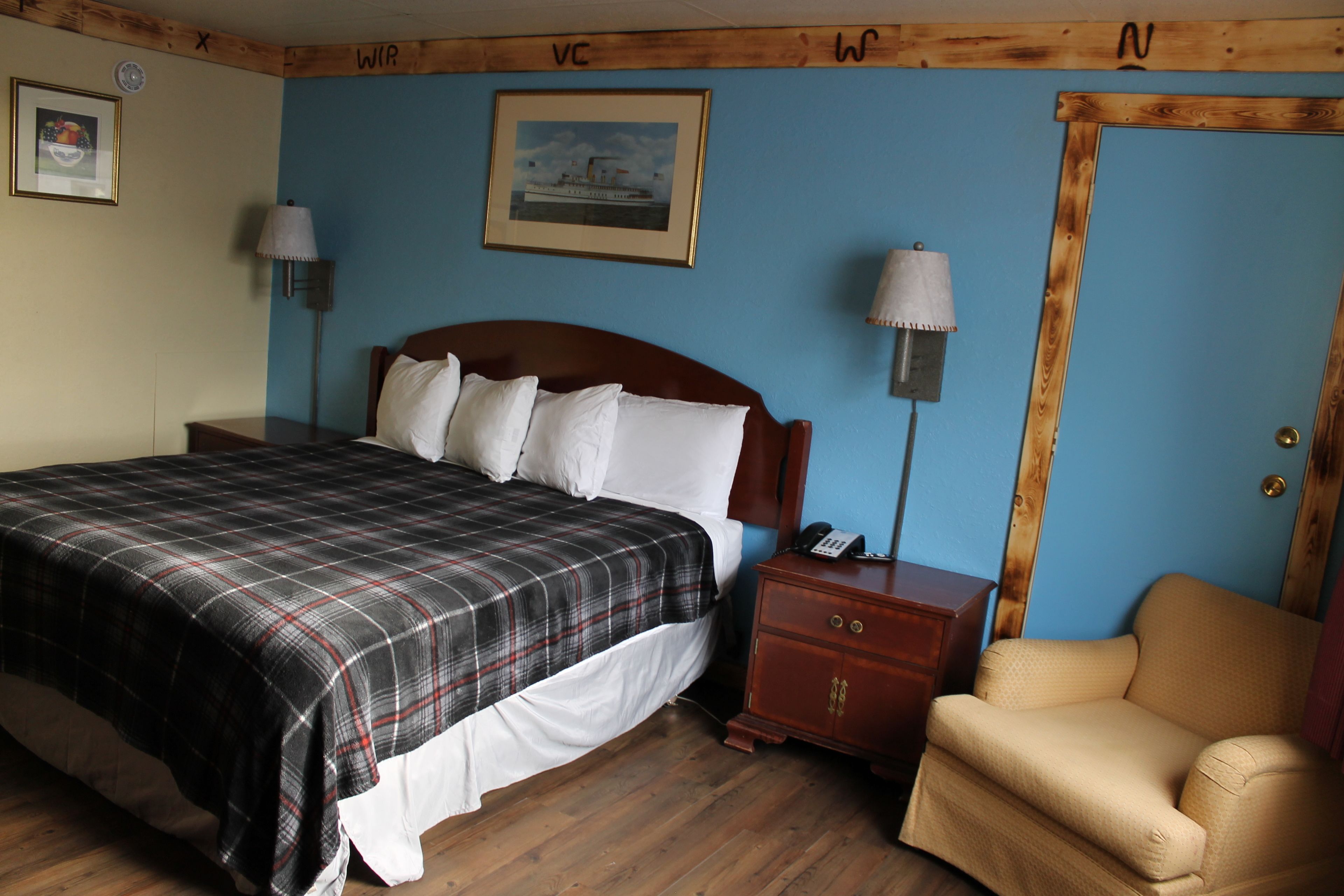 Desk, free WiFi, bed sheets, alarm clocks