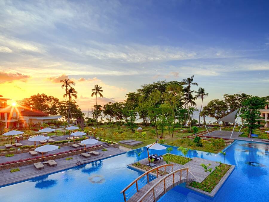 2 piscinas al aire libre, sombrillas, tumbonas