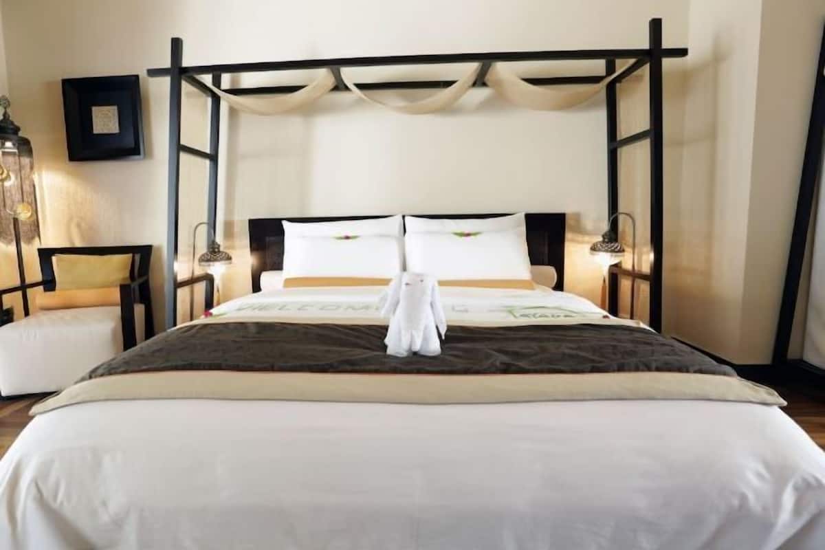 1 bedroom, premium bedding, minibar, in-room safe