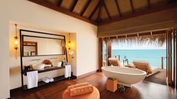 Separate tub and shower, deep soaking tub, rainfall showerhead