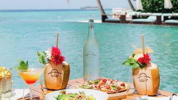 Poolside bar
