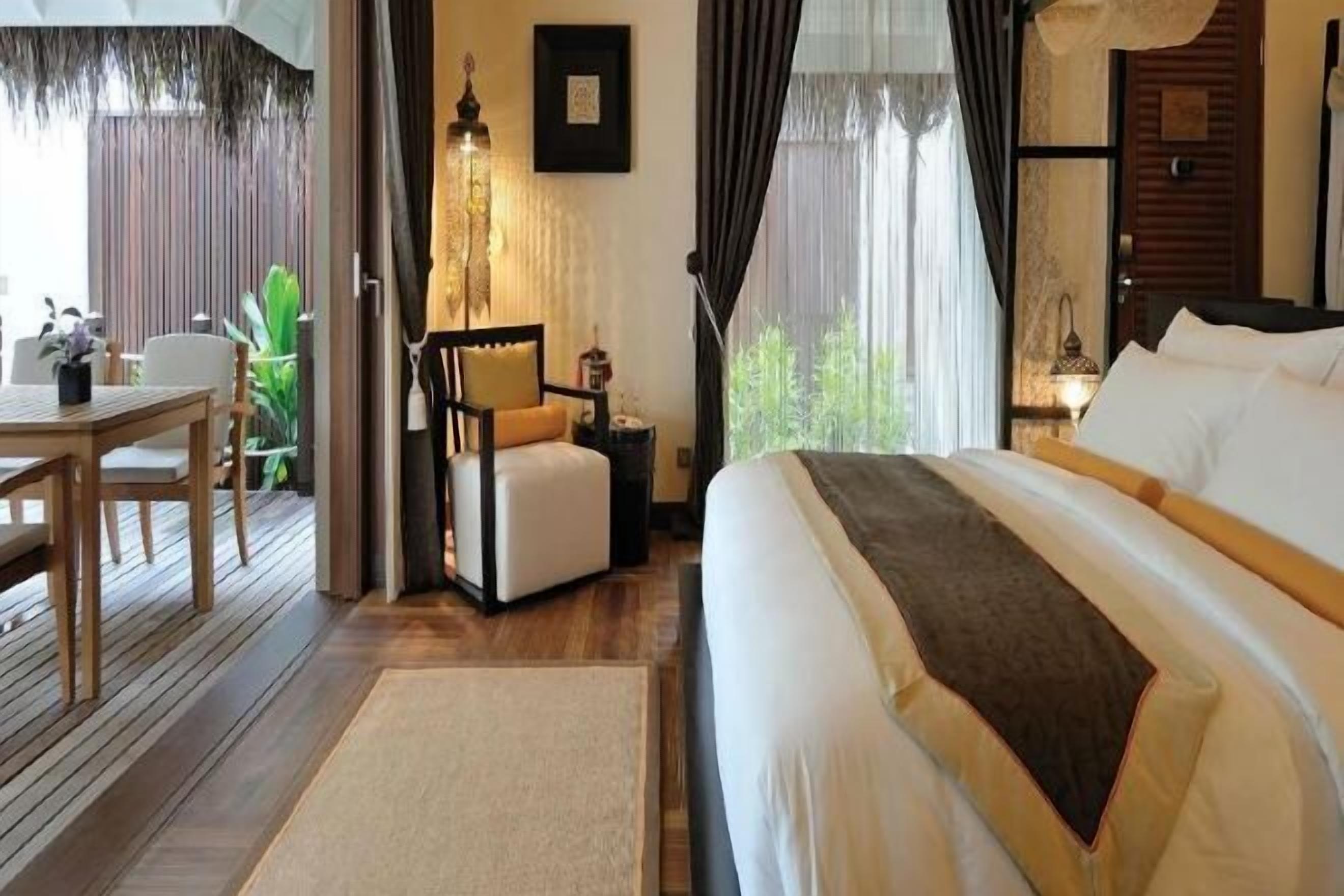 1 kamar tidur, seprai premium, minibar, dan brankas