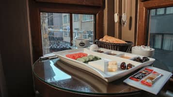 Quarto casal standard | Cofres nos quartos, individualmente mobiliados, quartos à prova de som