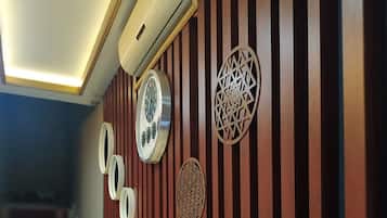 Télévision à écran plat de 36 pouces avec chaßnes par satellite