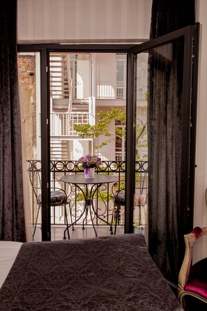 Egyptian cotton sheets, minibar, in-room safe, desk - Lucis Est in Pera (Istanbul)