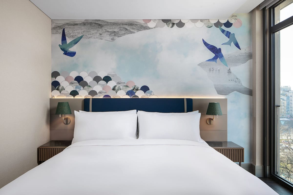 1 bedroom, premium bedding, down comforters, minibar
