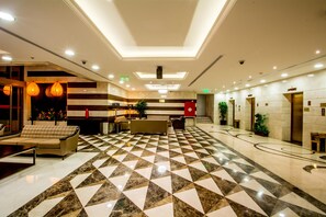 Minibar, in-room safe, blackout curtains, iron/ironing board - Al Aqeeq Hotel Madinah ex. Millennium (Madinah)
