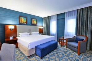 Minibar, in-room safe, blackout drapes, iron/ironing board - Al Aqeeq Hotel Madinah ex. Millennium (Madinah)