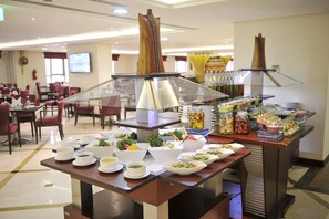 Buffet - Al Aqeeq Hotel Madinah ex. Millennium (Madinah)