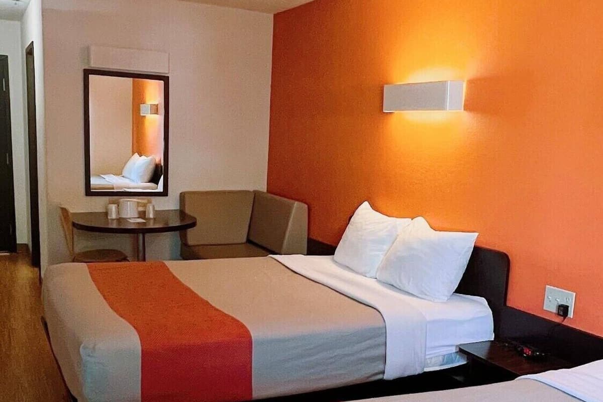 書桌、手提電腦工作空間、免費嬰兒床、摺床/加床 (收費)