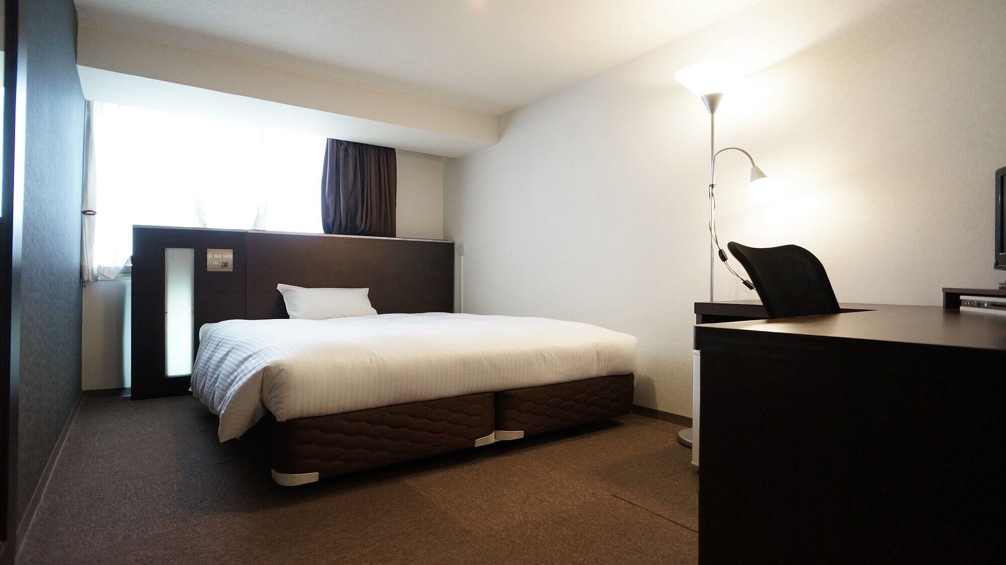 Bureau, Wi-Fi, draps fournis