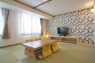传统四人房 (Japanese Style Room) | 办公桌、WiFi、床单