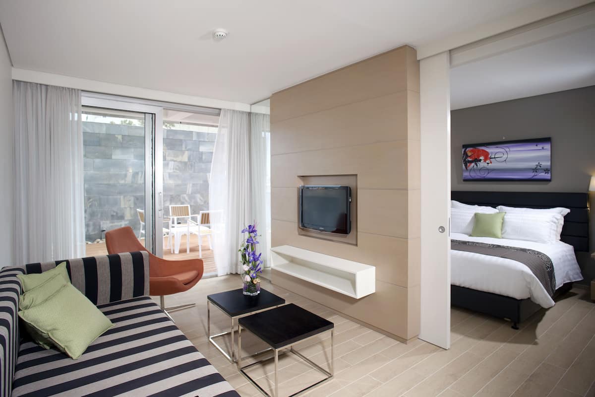 suite, garden area | 1 bedroom, minibar, in-room safe, free wifi