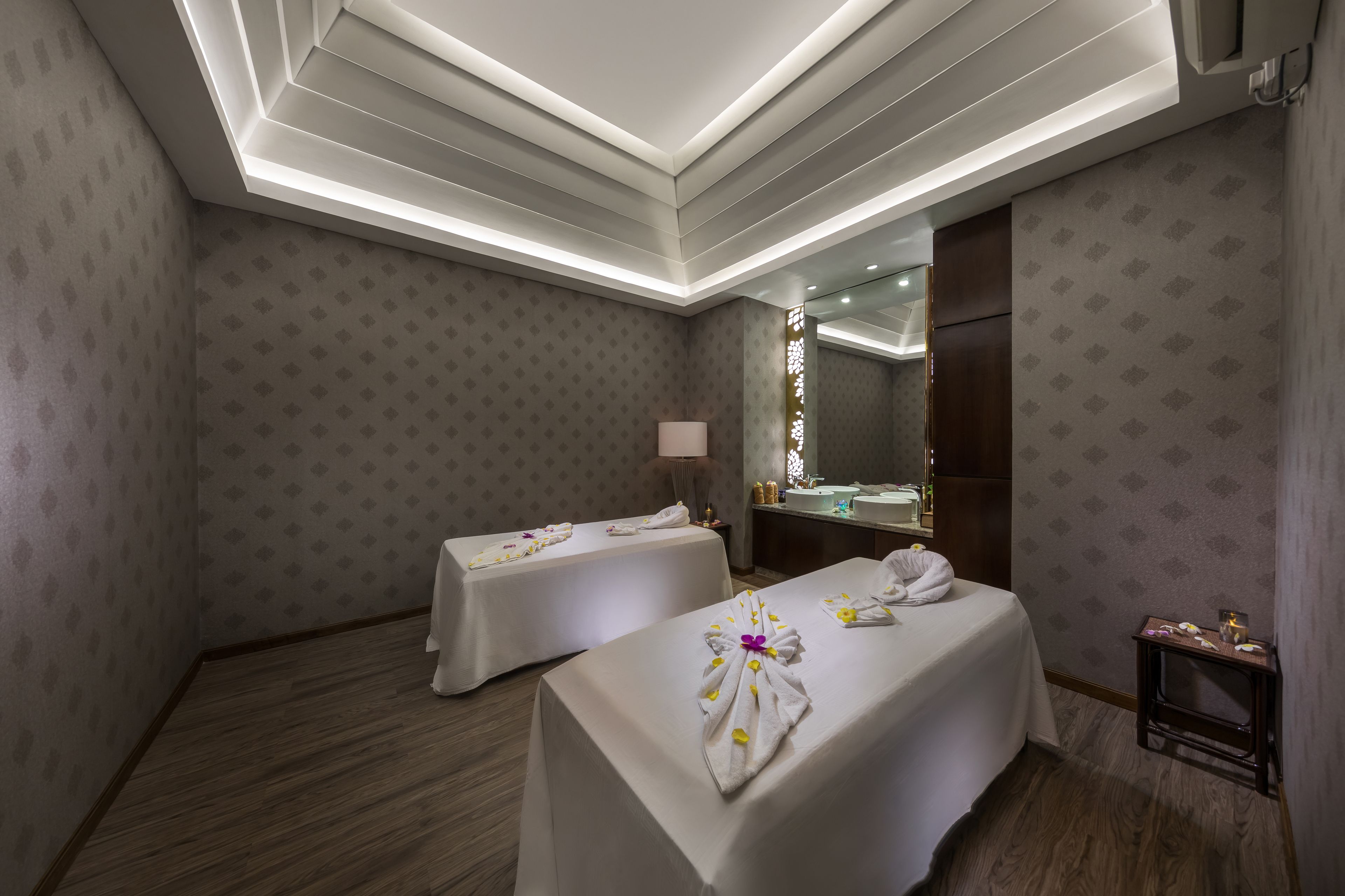 Sauna, baño turco, masajes tailandeses, 2 salas de tratamientos 