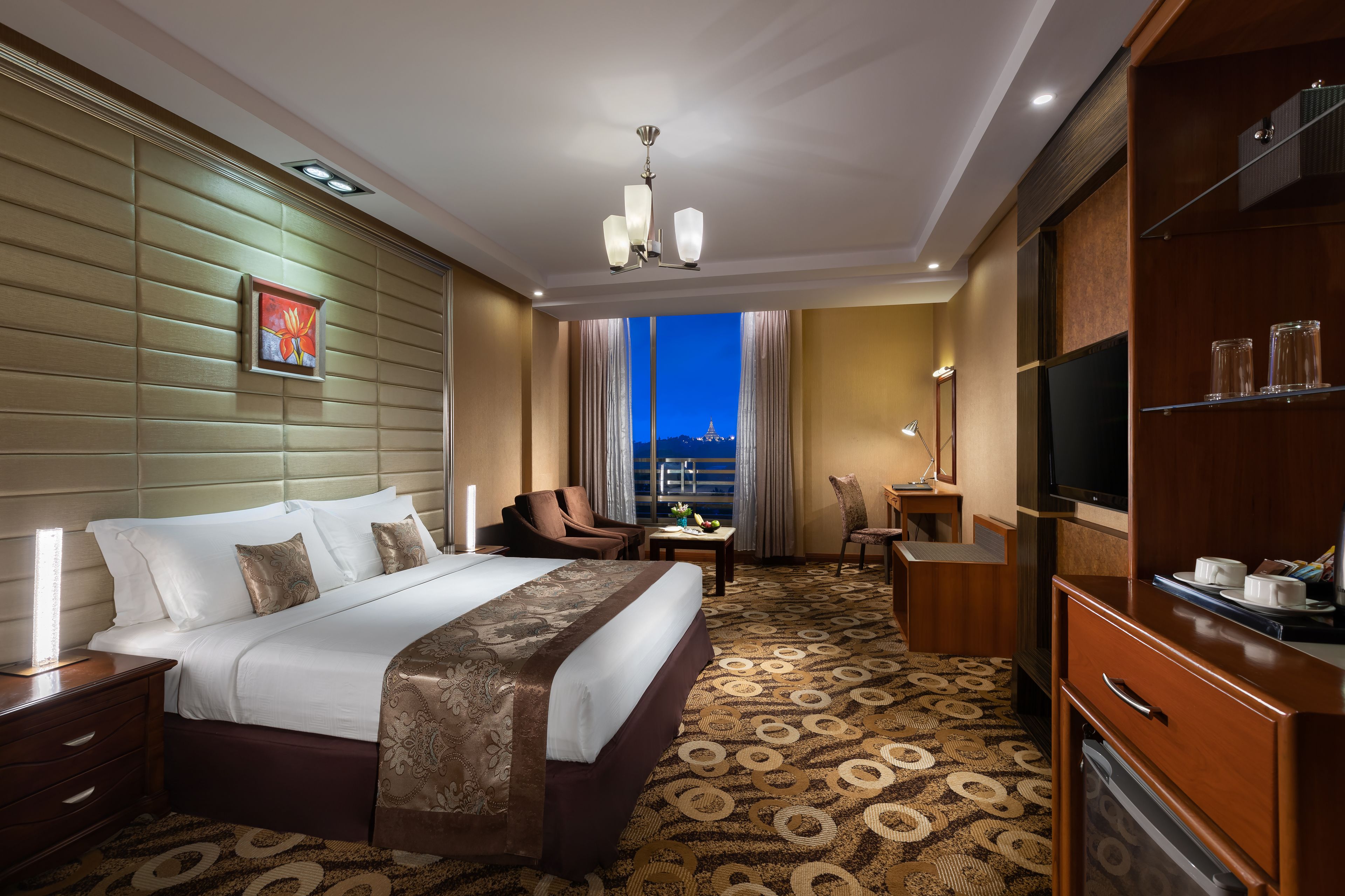 行政客房, 1 张双人床, 无烟房 | 高档床上用品、Select Comfort 床、迷你吧、客房内保险箱