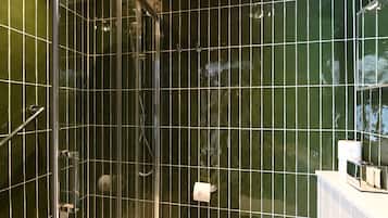 Cosy Double Rooms | Bathroom | Hair dryer, towels, soap, shampoo