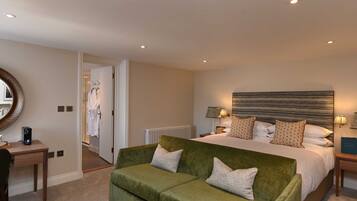 Deluxe Suite Room | Egyptian cotton sheets, premium bedding, down comforters, in-room safe