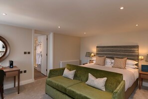 Deluxe Suite Room | Egyptian cotton sheets, premium bedding, down comforters, in-room safe - The Bell Hotel Saxmundham (Saxmundham)