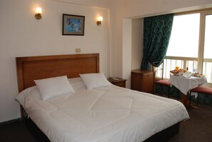 Deluxe Double Room, Beach View | Minibar, desk, soundproofing, free WiFi - Royal Crown Hotel (Alexandria)