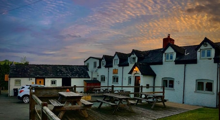 Terrace/patio. The Dolfor Inn Adults only