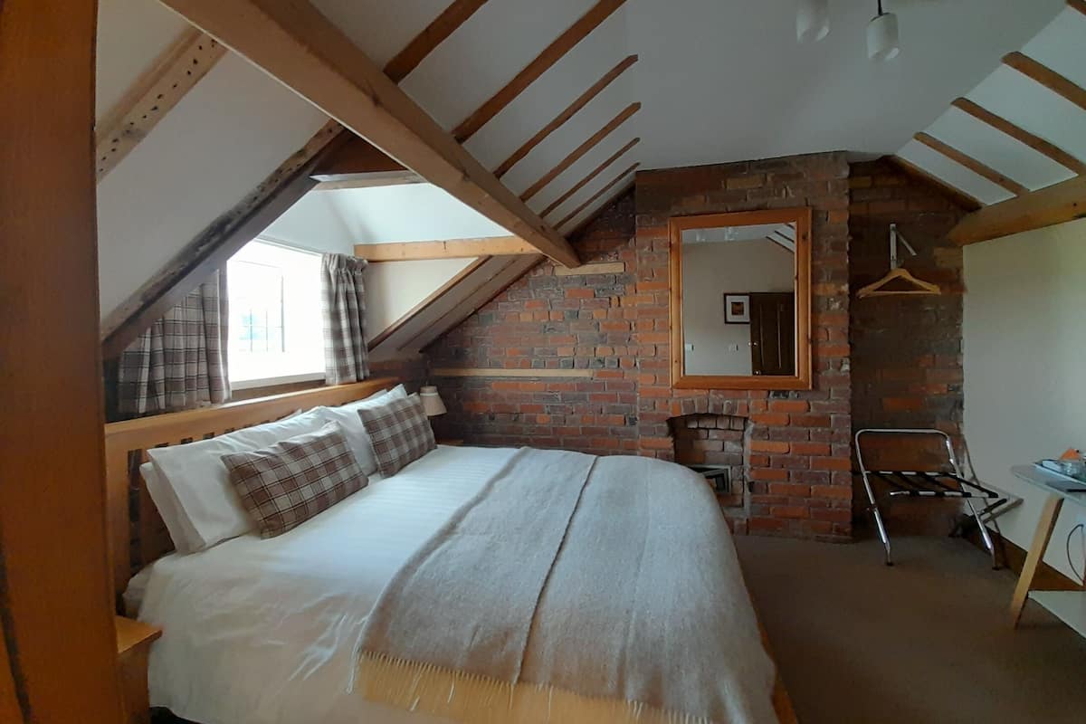 Double Room (Room 3) | Free WiFi