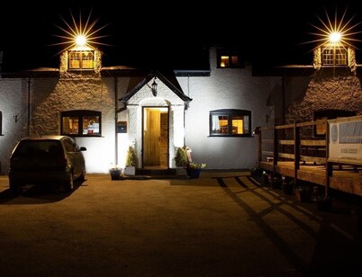 The Dolfor Inn