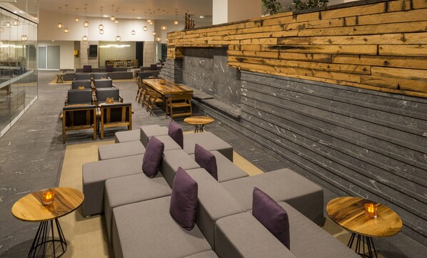 Bar (on property) - Camino Real Hotel & Suites Puebla (San Andrés Cholula)