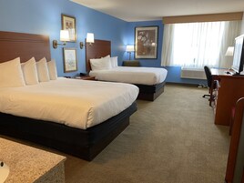 Habitación, 2 camas de matrimonio, no fumadores | Escritorio y espacio para trabajar con un portátil