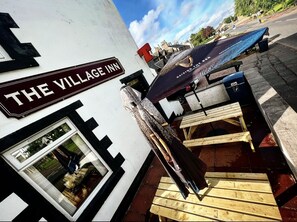 Exterior - The Village Inn (Lanark)